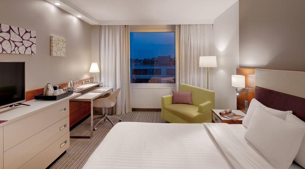 Courtyard By Marriott Zurich North Hotel Ngoại thất bức ảnh