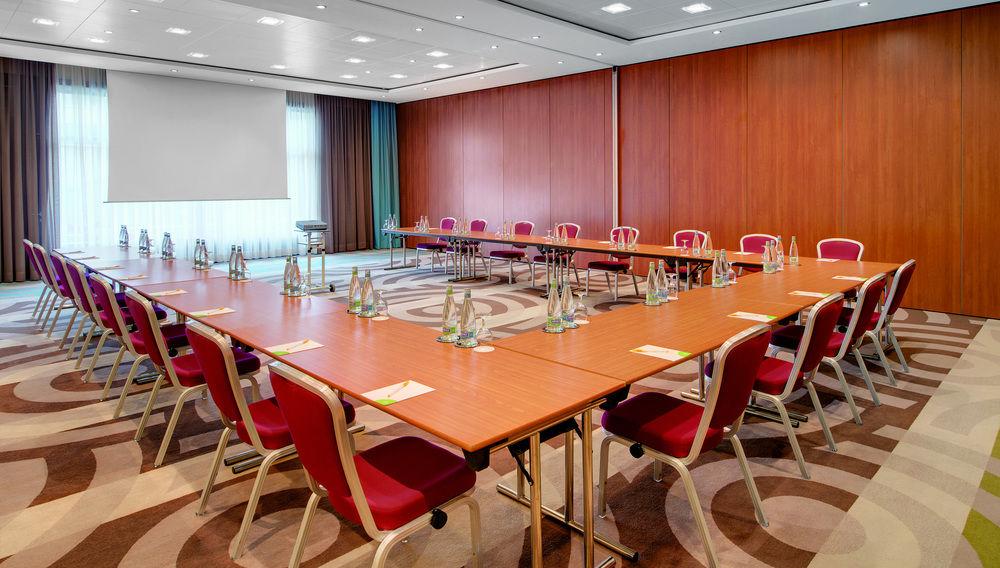 Courtyard By Marriott Zurich North Hotel Ngoại thất bức ảnh