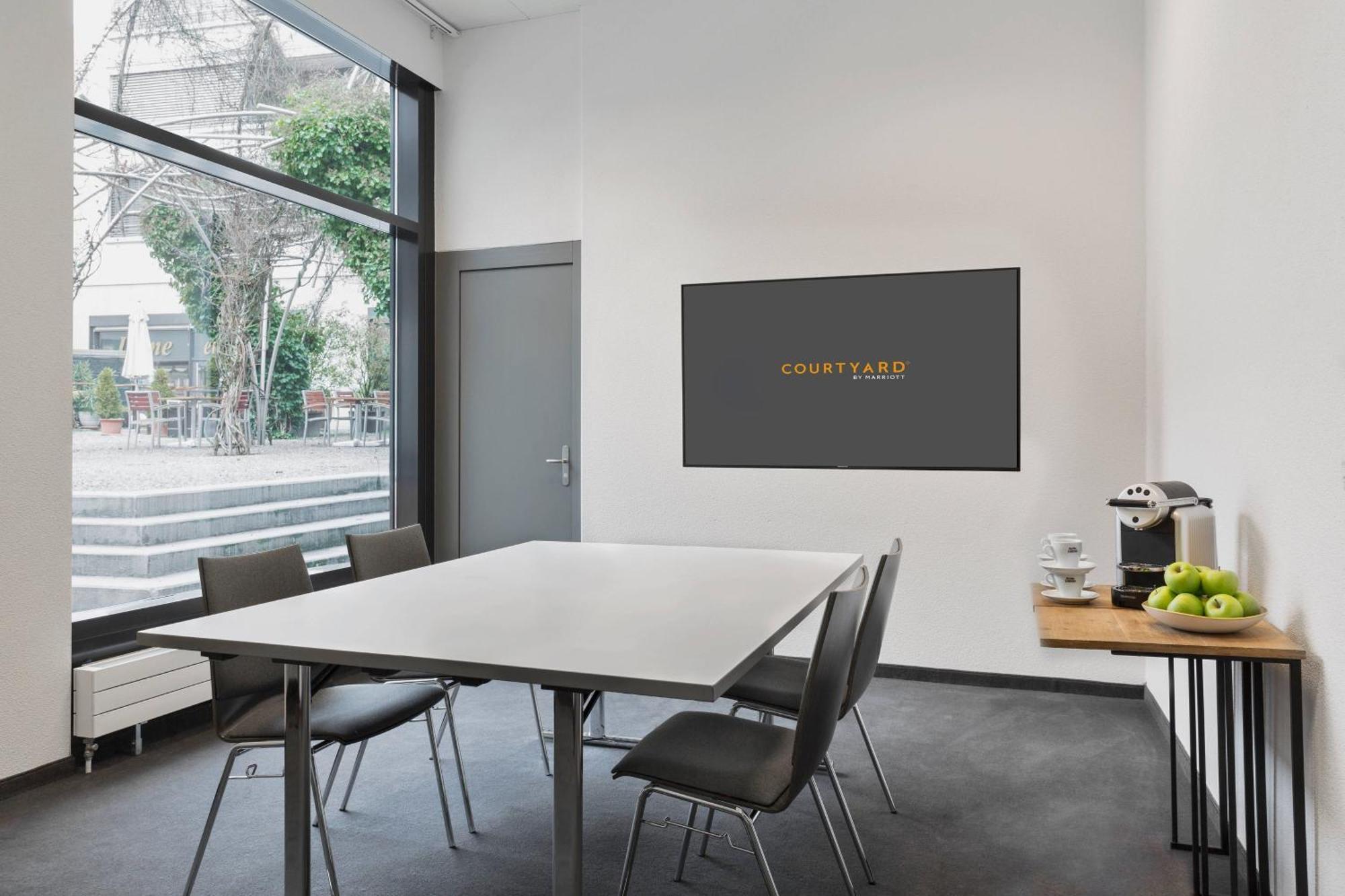 Courtyard By Marriott Zurich North Hotel Ngoại thất bức ảnh