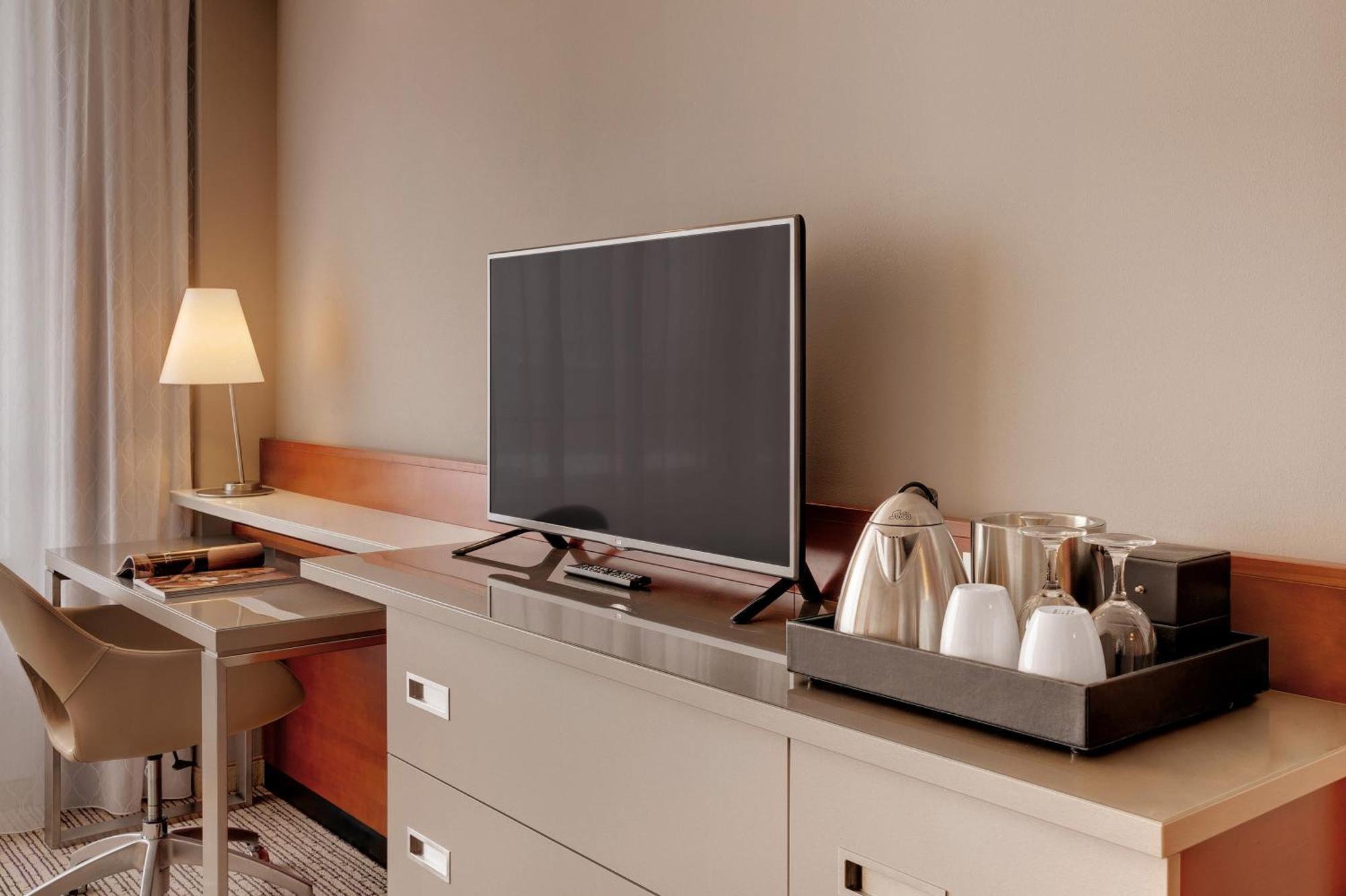 Courtyard By Marriott Zurich North Hotel Ngoại thất bức ảnh