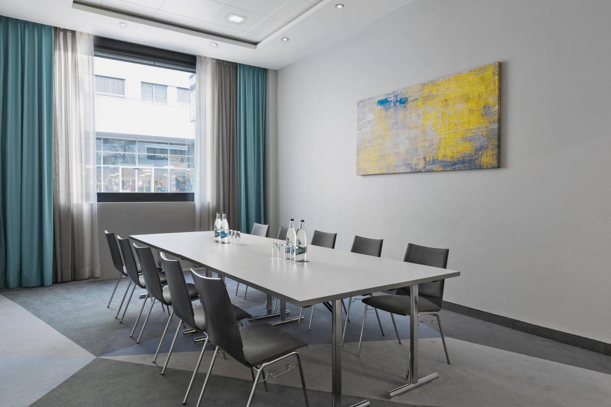 Courtyard By Marriott Zurich North Hotel Ngoại thất bức ảnh