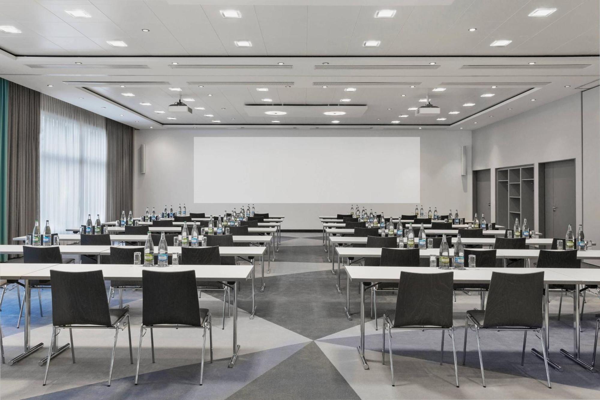 Courtyard By Marriott Zurich North Hotel Ngoại thất bức ảnh