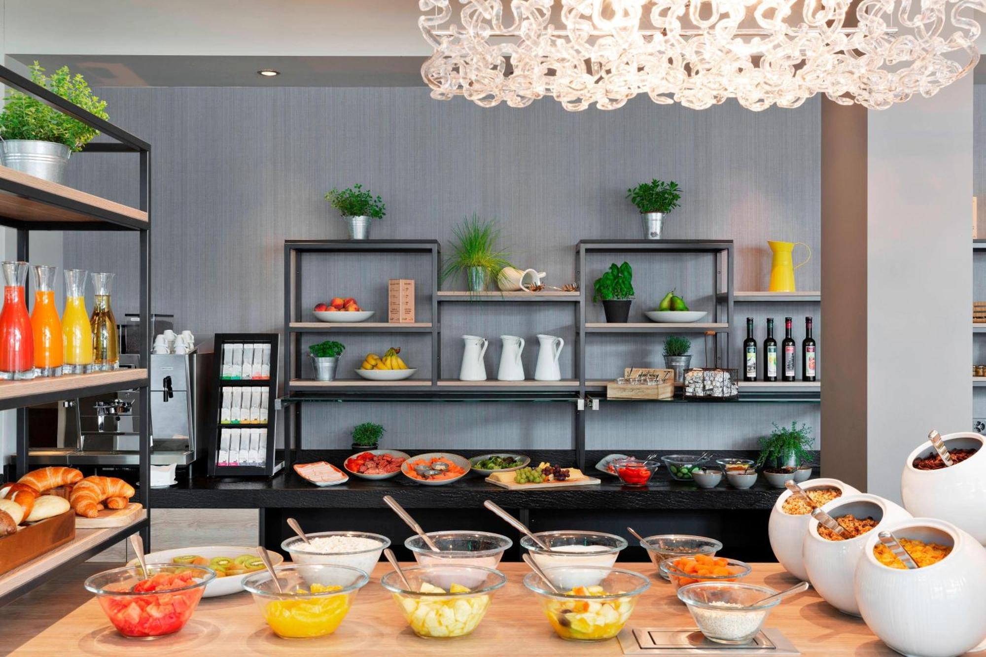 Courtyard By Marriott Zurich North Hotel Ngoại thất bức ảnh