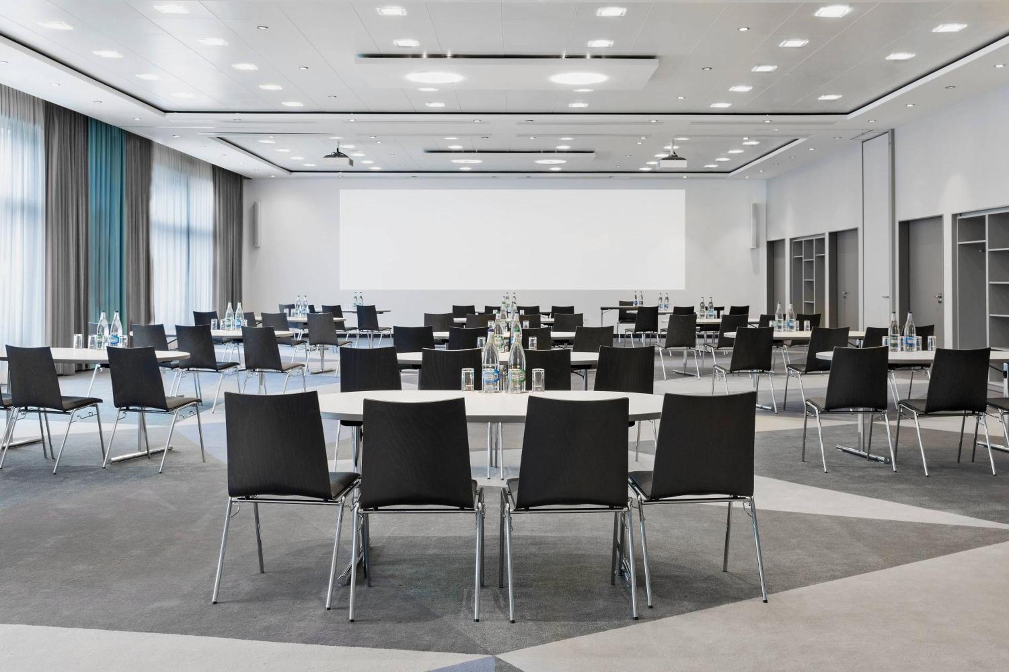 Courtyard By Marriott Zurich North Hotel Ngoại thất bức ảnh