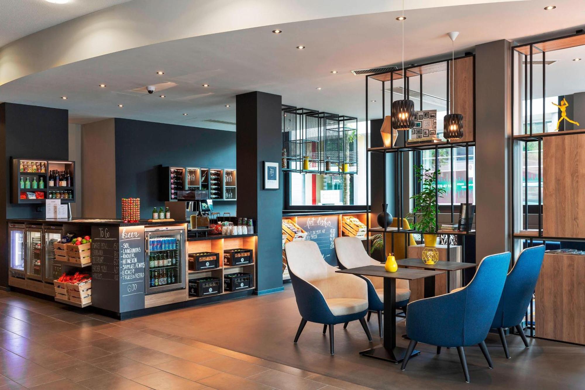 Courtyard By Marriott Zurich North Hotel Ngoại thất bức ảnh