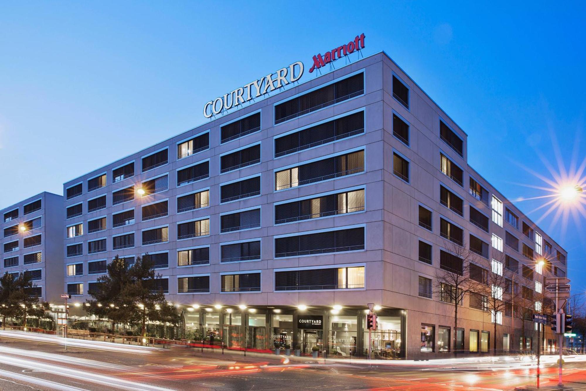 Courtyard By Marriott Zurich North Hotel Ngoại thất bức ảnh