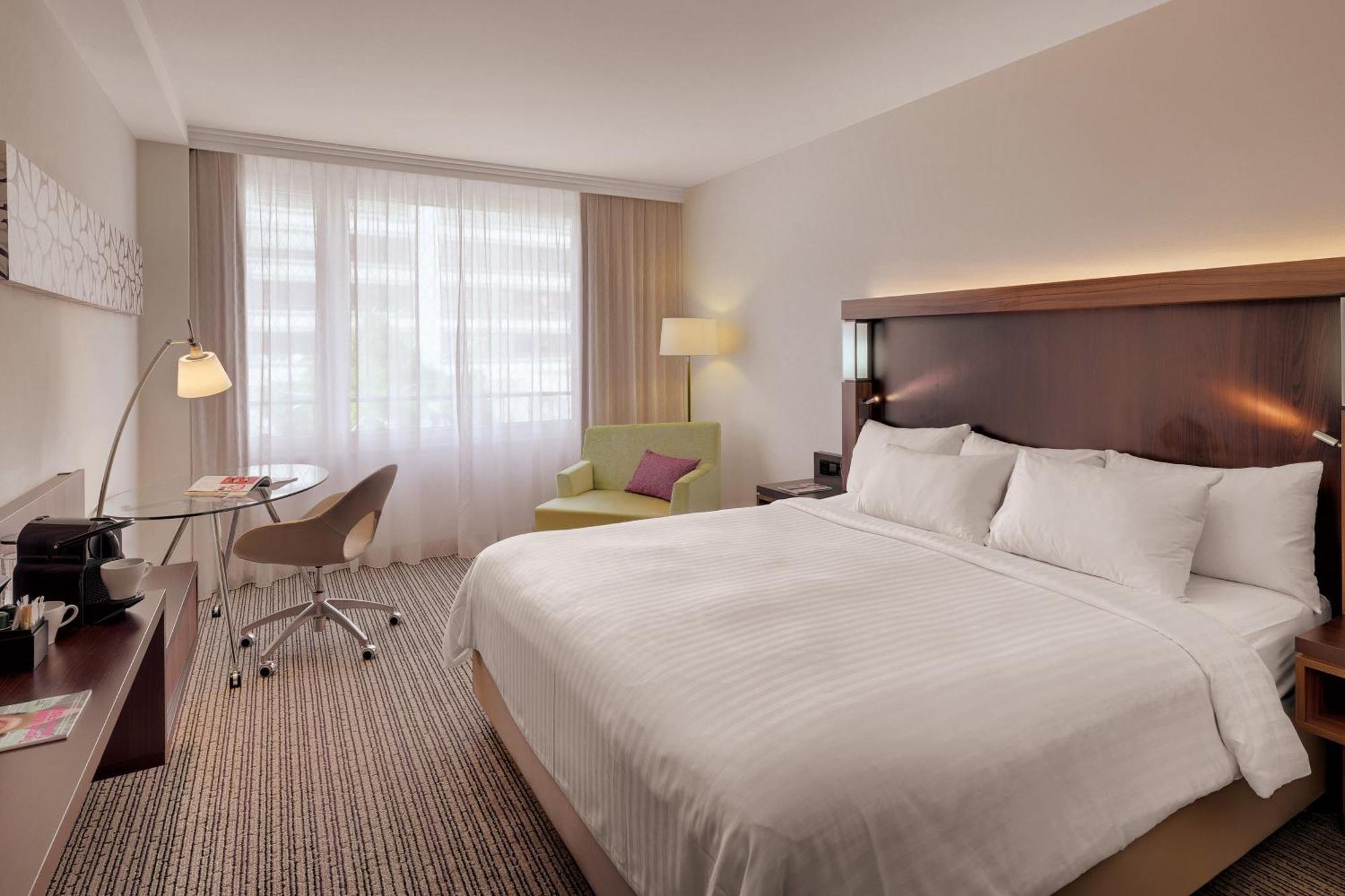 Courtyard By Marriott Zurich North Hotel Ngoại thất bức ảnh