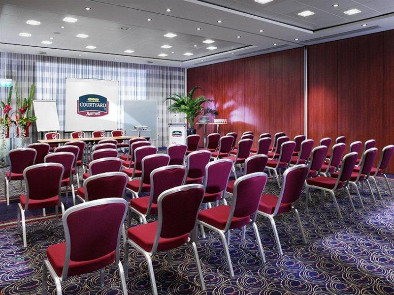 Courtyard By Marriott Zurich North Hotel Ngoại thất bức ảnh