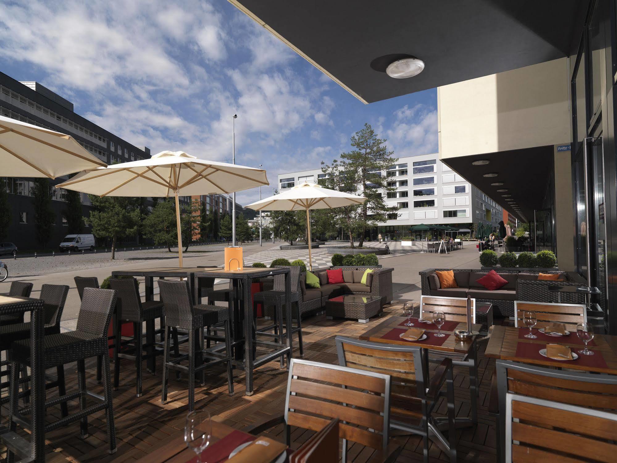 Courtyard By Marriott Zurich North Hotel Ngoại thất bức ảnh